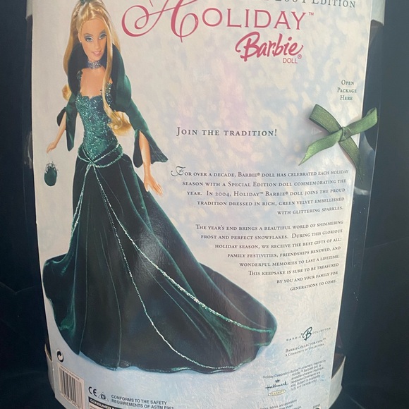 2004 Vintage Special Edition Christmas Barbie - Picture 6 of 8